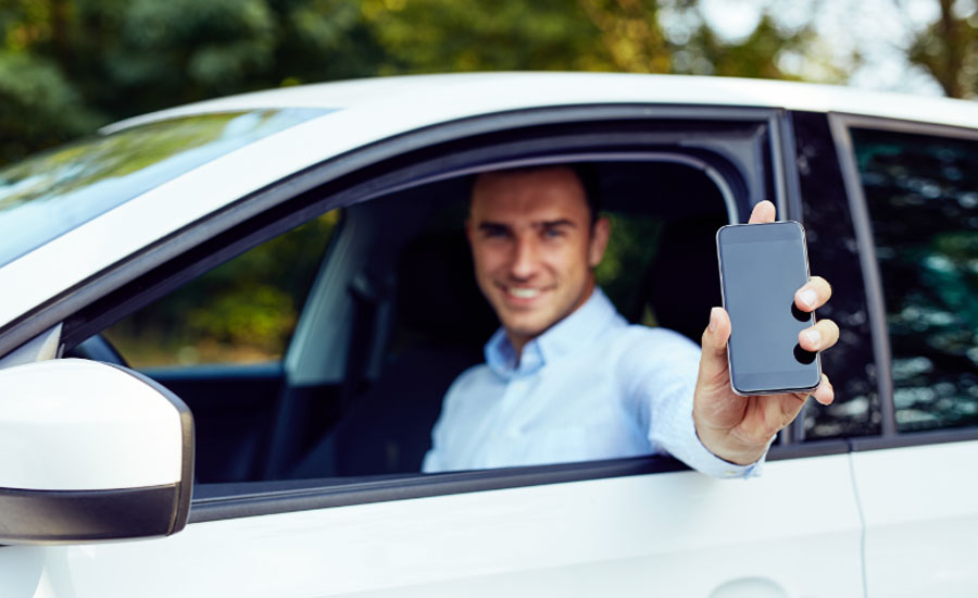 Uber, um dos cases de sucesso com Member Get Member - Reprodução Canva Pro