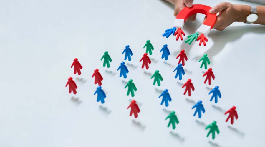 Prospecção é uma das formas de como gerar mais leads B2B - Reprodução Canva
