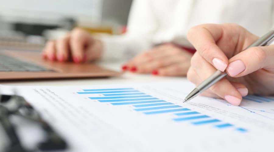 Usar métricas faz parte das Oferecer benefícios faz parte das Estratégias de Marketing de Indicação - Reprodução Canva